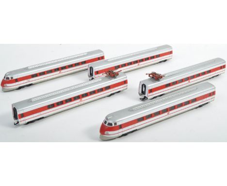 A collection of x5 unboxed Lima made HO / 00 gauge model railway trainset locomotive electric engine and carriages comprising