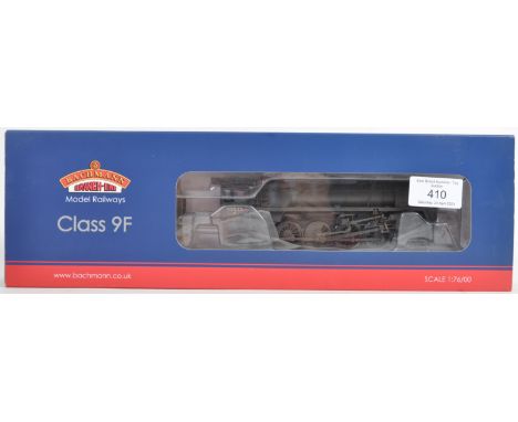 An original Bachmann made Branch Line 00 gauge model railway trainset locomotive engine No. 32-859 British Railways standard 