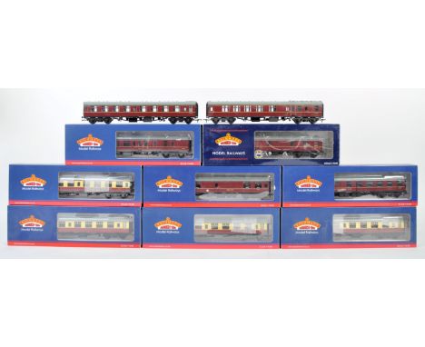 A collection of x10 assorted Bachmann made Branch Line 00 gauge model railway trainset locomotive coaches and carriages compr