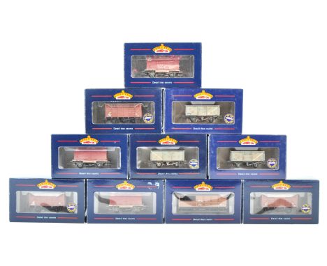 A collection of x10 assorted Bachmann made Branch Line 00 gauge model railway trainset locomotive rolling stock wagons compri