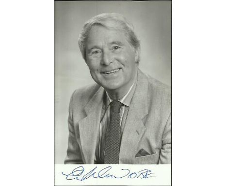 Ernie  Wise signed 6 x 4 b/w portrait photo, Good condition 