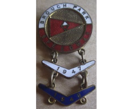 SPEEDWAY -&nbsp; VINTAGE BROUGH PARK NEWCASTLE GILT BADGE WITH 1947 &amp; 48 BARRS
Original. 