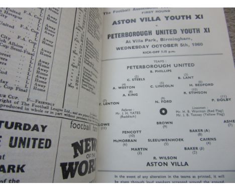 ASTON VILLA BOUND VOLUME 1960-61 SEASON
Full set of programmes issued by the Villa for the 1960-61 season. As usual all were 