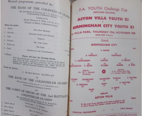 ASTON VILLA BOUND VOLUME 1958-59
All programmes issued from the 1958-59 season, as usual bound without the advertising covers