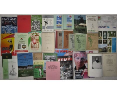 CRICKET - VINTAGE BROCHURES, YEARBOOKS, PROGRAMMES ETC.
Majority in good condition.
