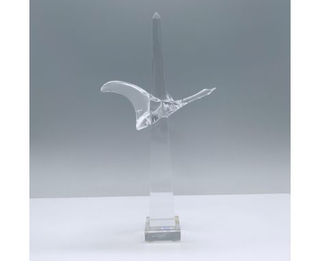 Limited edition figure features an obelisk with a bird in flight wrapped around it. Combining sleek lines with a dynamic desi