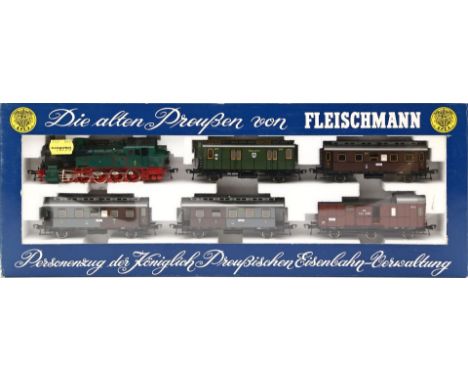 Zugpackung, Fleischmann H0. Art.-Nr. 4881. 6-teiliger Personenzug der KPEV, für Gleichstrombetrieb, Funktion nicht geprüft. U