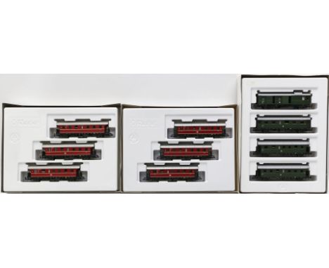 3 Wagensets, Roco H0. Art.-Nrn. 44025 und 2x 44089 mit insges. 10 Waggons. In Originalverpackungen, unbespielt. 