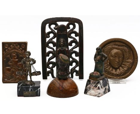 3 Kleinskulpturen (20. Jh.): Mädchenbüste, Blumenfrau von R. Robert und kleiner Fischhändler. Bronze/Metall. Gebrauchsspuren.