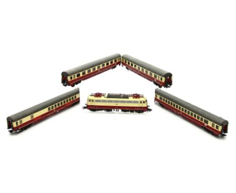 Zugpackung "Rheingold-Flügelzug" / Epoche IV Märklin, Spur H0. Art.-Nr. 26983. Metall/Kunststoff. Bestehend aus: 4 Wagons und
