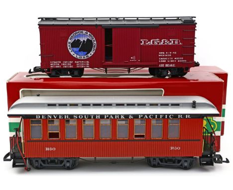 Amerikanischer Personen- und Bierwagen, LGB Spur G. Art.-Nr. 3180 und 4072. L. bespielt. Je im Originalkarton.