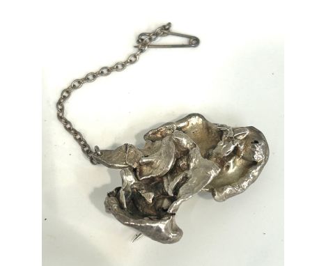 Vintage solid silver brooch total weight 39 grams 