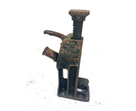 Vintage 5 tonne Testco rail road ratchet jack 