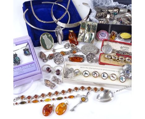 Various costume jewellery and silver, including Guinness buttons, Scottish hardstone jewellery etc Lot sold as seen unless sp