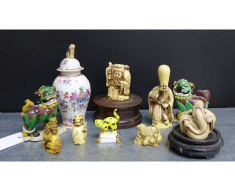 A mixed lot to include a Samsung Armorial vase and cover (a/f), together with a pair of ceramic lion dogs, temple dogs and a 