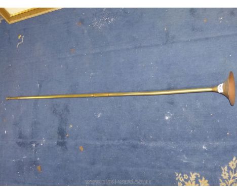 A long hunting Horn.