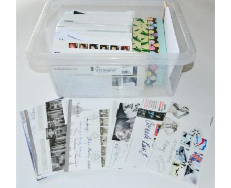 GB - Autographed First Day Covers - Collection of about 170 FDCs in a plastic tub. Very high original cost as most are 2005 t