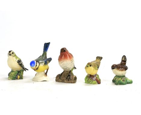 Five ceramic birds. Comprising a Royal Worcester Gold Crest 3338, a West German bird and three Beswick figures; Robin 992, Go