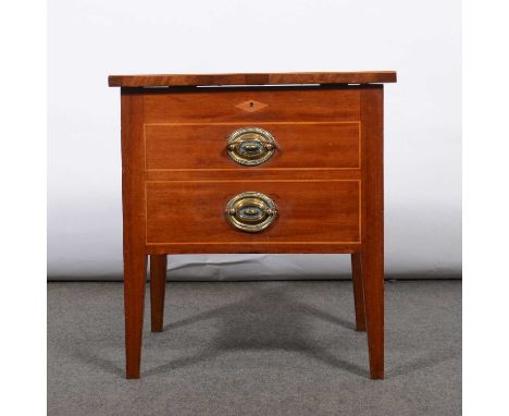 George IV mahogany commode, dummy drawer fascia, width 45cm, depth 40cm, height 49cm.