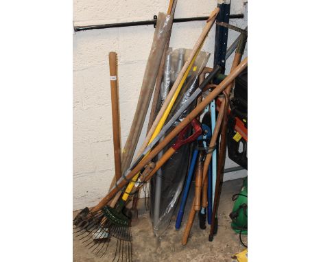 A SELECTION OF GARDENING TOOLS PLUS A PARASOL, AQUA VAC (NO HOSE) ETC