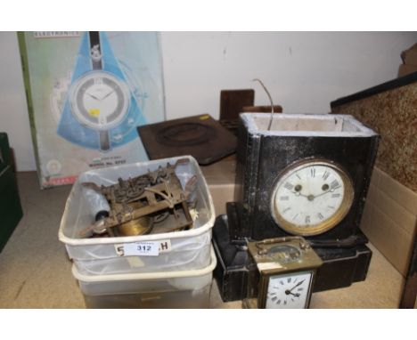 A QUANTITY OF CLOCK PARTS TO INCLUDE A BRASS CARRIAGE CLOCK A/F - BACK -PANEL MISSING, LARGE PENDULUM ETC.