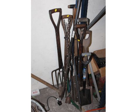 A SMALL SELECTION OF SPADES AND TOOLS ETC