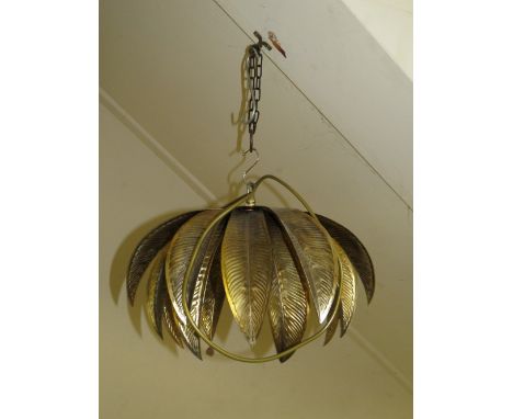 A MODERN GILT PALM LEAF HANGING LIGHT, H 27 cm