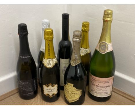 8 bottles of champagne and prosecco to include Roche Lacour, Giordana and Col del L’utia