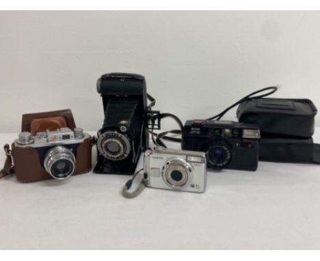 6x vintage cameras to include Balda folding camera and a Halina 35x plus 4 others