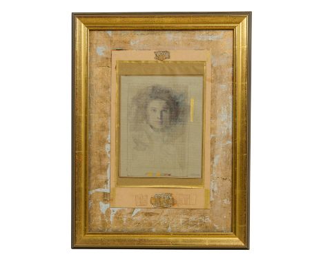 BERBER, MERSAD (1940-2012), "Portrait einer jungen Frau", Farbkreide/grautoniges Bütten, collagiert mit Blattvergoldung und R