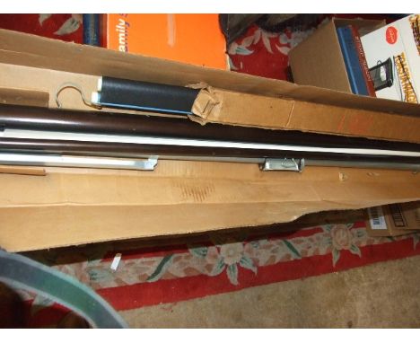 2 Projector Screens