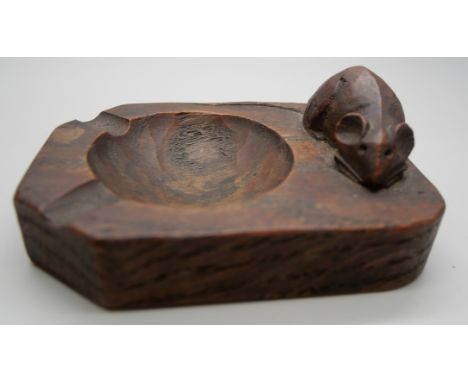 A Robert Thompson Mouseman carved oak ash tray, 10 x 7.3cm