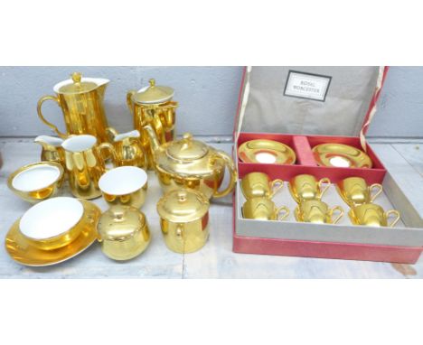 Royal Worcester gold lustre tea sets **PLEASE NOTE THIS LOT IS NOT ELIGIBLE FOR IN-HOUSE POSTING AND PACKING** 