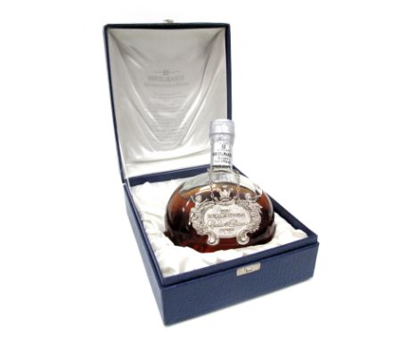 Whisky - Whyte &amp; Mackay De Luxe 12 Years Old Blended Scotch Whisky, to commemorate the marriage of The Prince Of Wales an