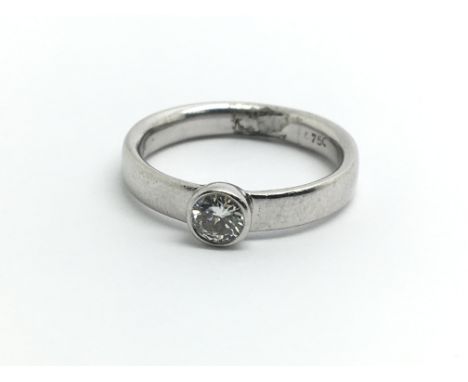 An 18ct white gold ring set with diamond solitaire, approx 0.33ct, ring size approx J/K