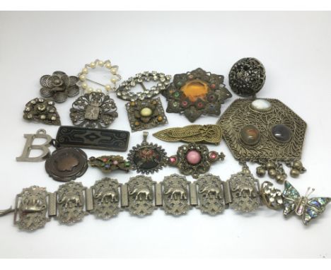 A collection of vintage and antique jewellery - NO RESERVE