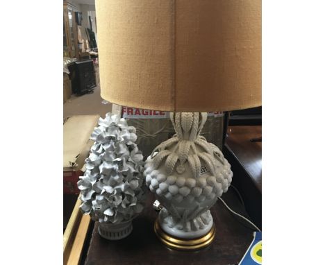 A Casa Pupo ceramic lamp and shade and a ceramic white flower arrangement (2)