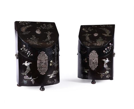 Y  A RARE PAIR OF JAPANESE EXPORT NAGASAKI BLACK LACQUER AND MOTHER-OF-PEARL KNIFE BOXES LATE 18TH/EARLY 19TH CENTURY Of shap