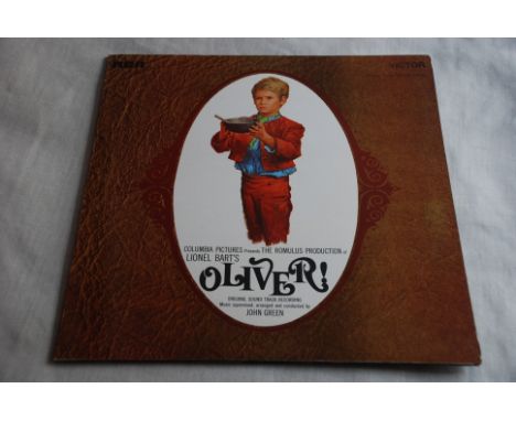 Lionel Bart-Oliver!-1968- RCA Victor RB-6777, Original mono sound track recording with gate fold sleeve containing colour boo