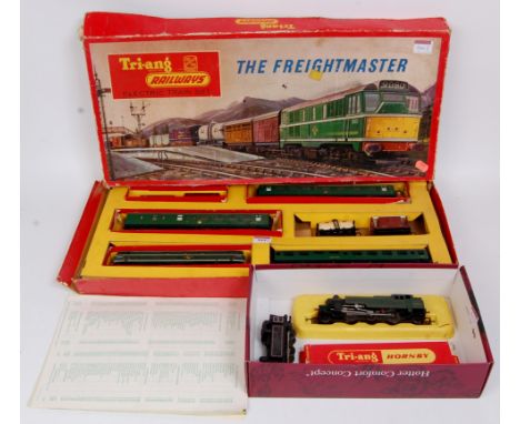 Triang Hornby green AIA-AIA diesel locomotive, 3 SR green coaches, 4 wagons, all contained in very poor BS51 set box (FG-BP),