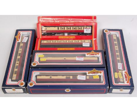 Hornby R409, R410 ex LNER BR red/cream coaches (G-BG) and Bachmann 34-400, 34-450, 34-651 and 34-375 BR red/cream Thompson co