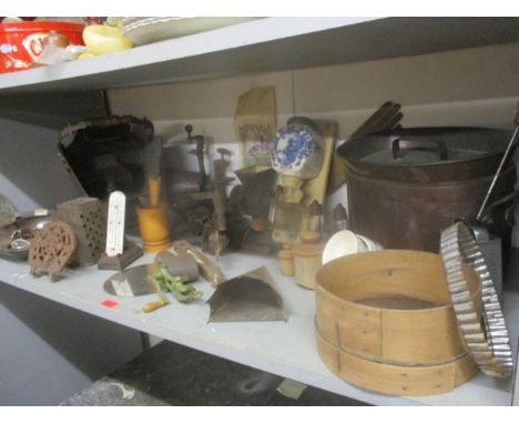 A good lot of assorted kitchenalia to include a large copper pan and cover, Oven and Frying porcelain and cast iron thermomet