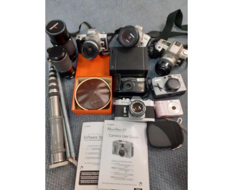 A mixed lot containing photography items to include cine projector, cases, cameras and other itemsLocation: 