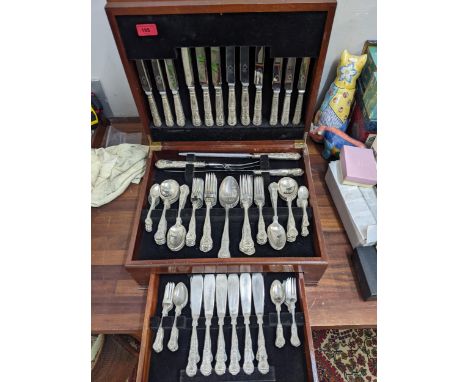 A silver plated canteen of cutlery and flatware, 12 setting, in Queens style pattern 