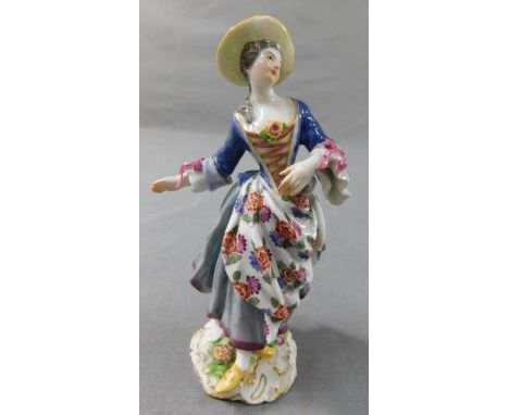 Meissen. Porzellan Figur. Tänzerin.Höhe: 13,5 cm. Blaue Schwertermarke. Wohl Knaufzeit, ausgeführt zwischen 1815 - 1924. Hier