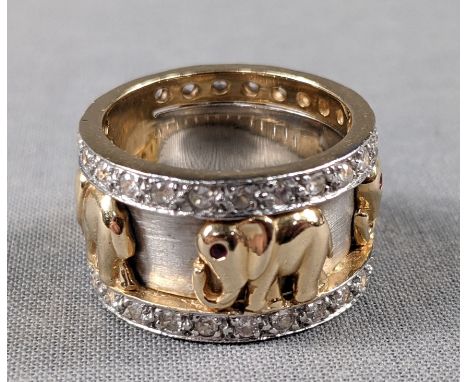 Ring. Gelbgold 585.Geldgold/ Weissgold. Diamanten. Die Augen der Elefanten Rubine.Objekt kann versendet werden.Ring. Yellow g