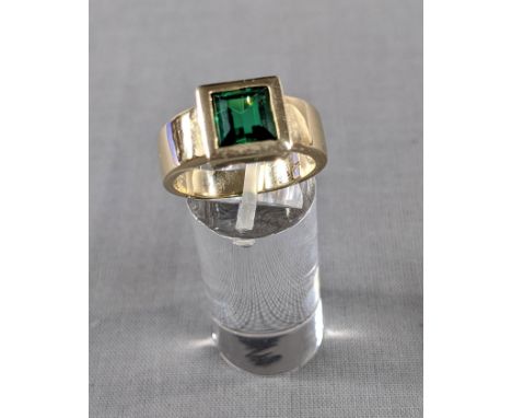 Ring. Gelbgold 585.Wohl Turmalin.Objekt kann versendet werden.Ring. Yellow gold 585.Ring. 585 carat yellow gold.Probably tour