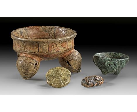 Sammlung von kleinen Maya- und aztekischen Objekten. a) ø 13,5cm, H 8,5cm. Ton mit Bemalung in Schwarz und Rot auf hellbraune