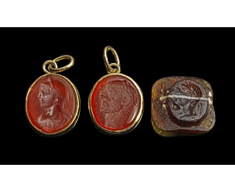 Sammlung Gemmen mit Kaiserporträts. Römisch, 1. - 3. Jh. n. Chr. a. H 2,2cm. Aus rotem Glas mit moderner Goldfassung mit Aufh
