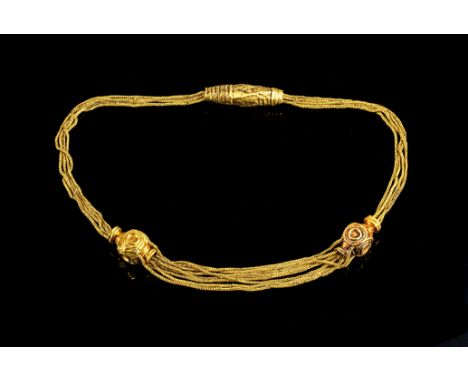 Goldkette mit verstellbaren Schiebern. Römisch, Nordafrika, 3. - 4. Jh. n. Chr. 66,45g. L ca. 65cm. Aus vier Fuchsschwanzkett